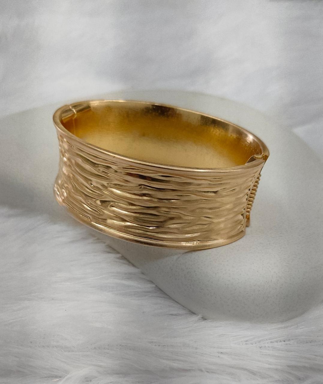 Classic Comfort Bracelet