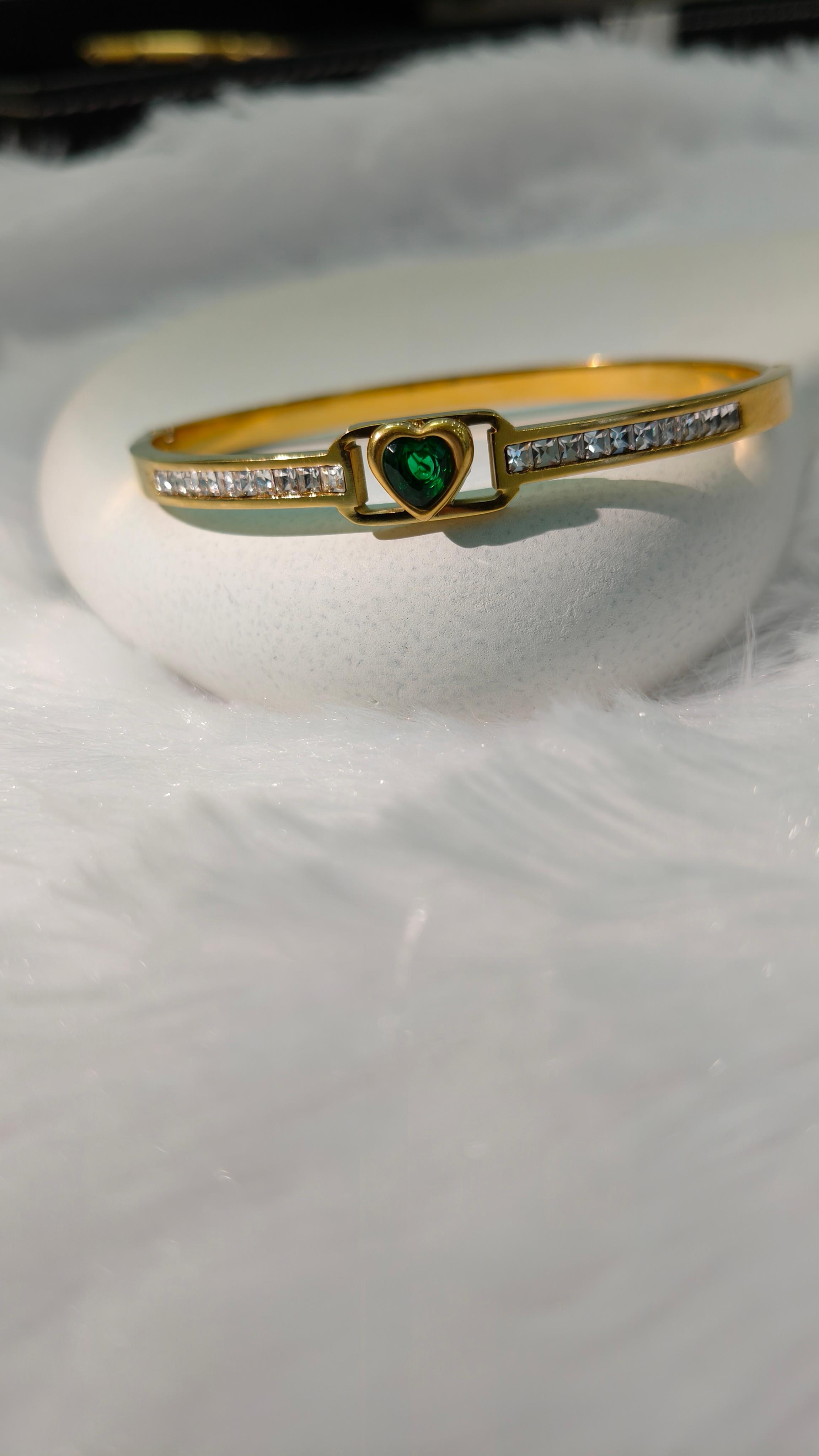 Heart Emerald Bracelet