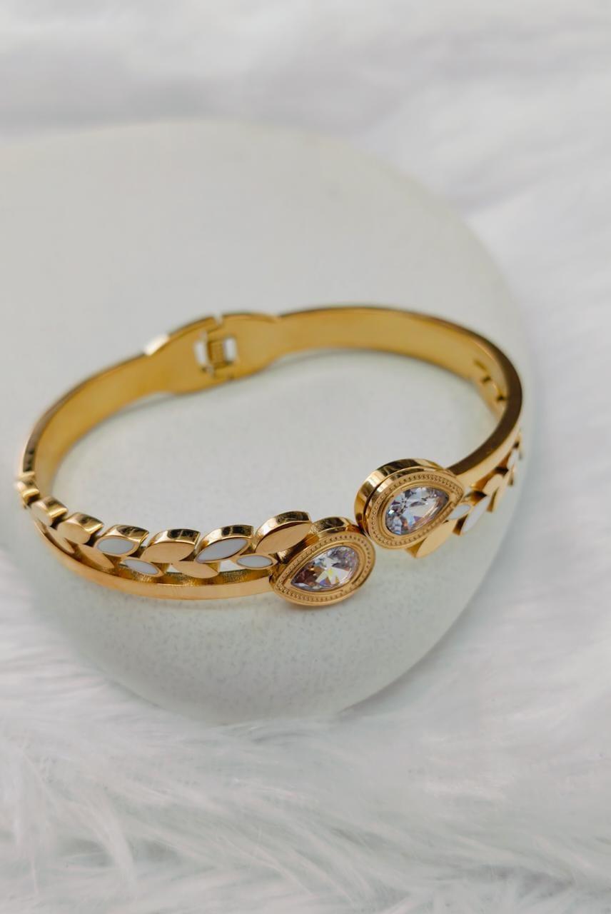 Pretty Charm Bracelet