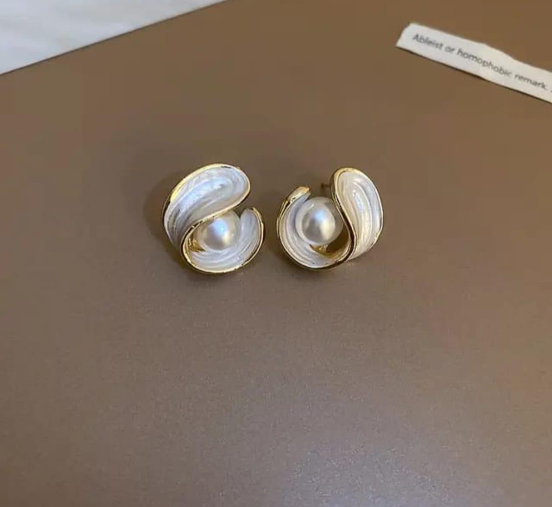 Casual Pearl Studs