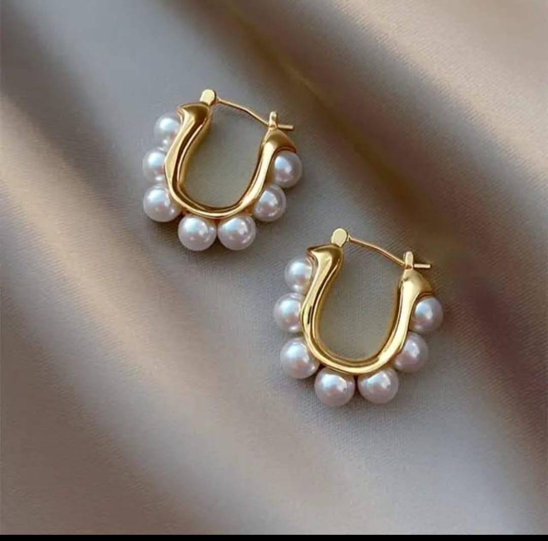 Minimal Pearl Hoops