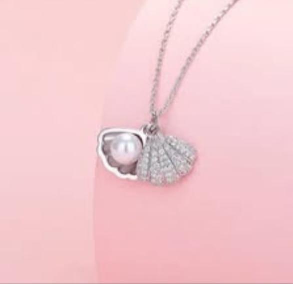 Seashell Pearl Pendant