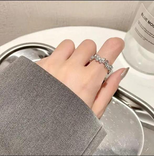 Chic Korean Ring - View 2