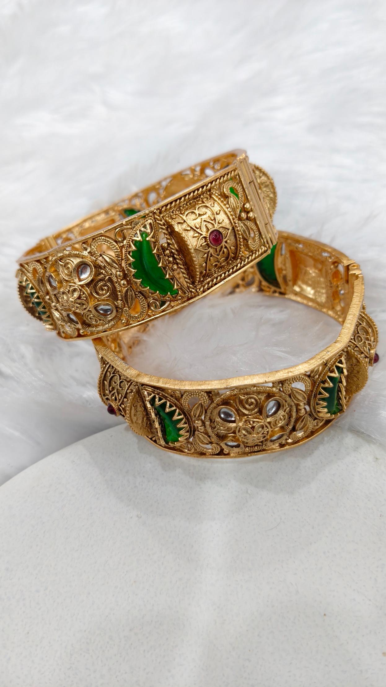 Royal Green Gold Kada